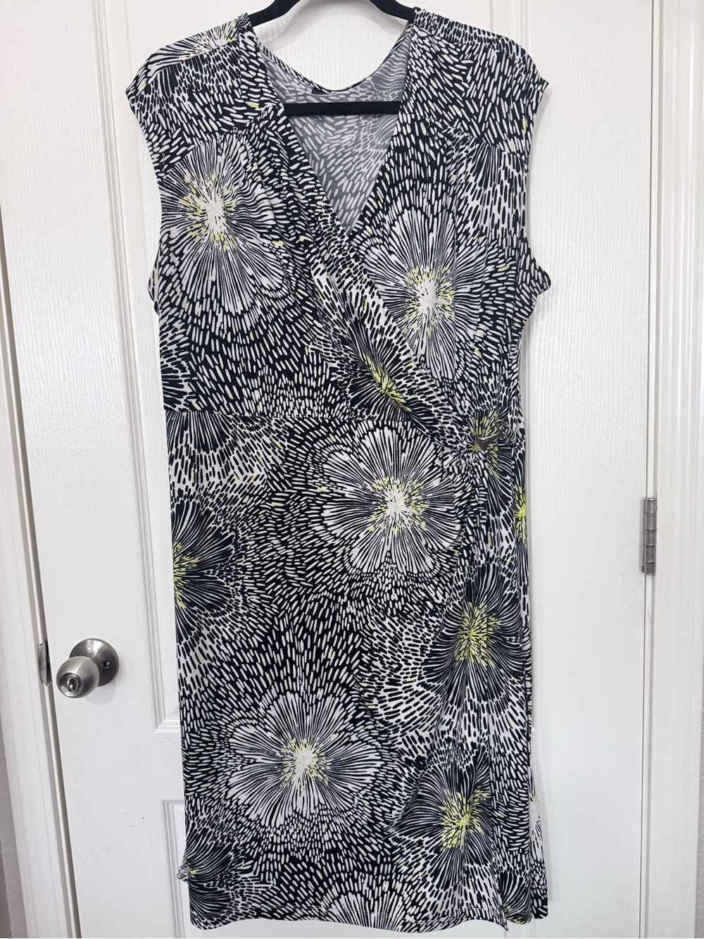 Apt. 9 Black and White Abstract Print Top with Subtle Yellow Accents
